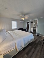 Island Guesthouse and Motel