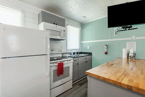 Island Guesthouse and Motel