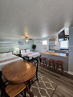 Island Guesthouse and Motel