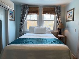 Island Guesthouse and Motel