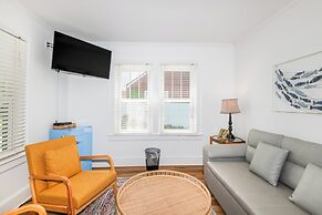 Island Guesthouse and Motel