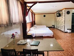 Tuyet Nhi Hotel
