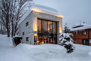 Yuki Uchi by H2 Life