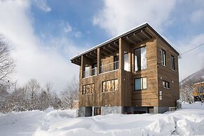 Chalet Luma by Hokkaido Tracks