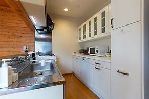 Powder Cottage by Hokkaido Tracks