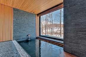 Hideaway on Escarpment by H2 Life