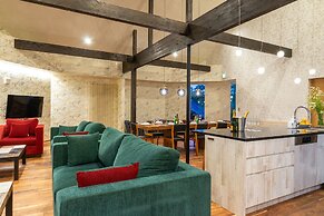 Kitsune House by H2 Life