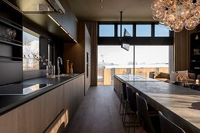 Odile by Hokkaido Tracks