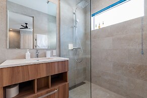 Off Piste Chalet by H2 Life