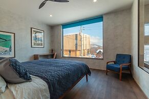 Off Piste Chalet by H2 Life