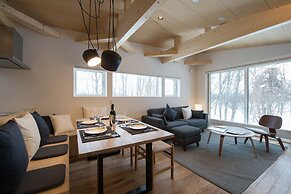 Yorokobi Lodge by Hokkaido Tracks