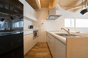 Yorokobi Lodge by Hokkaido Tracks