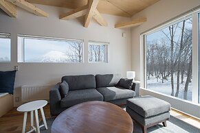 Yorokobi Lodge by Hokkaido Tracks