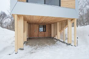 Yorokobi Lodge by Hokkaido Tracks