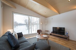 Yorokobi Lodge by Hokkaido Tracks