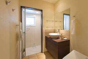 Tahoe Lodge by H2 Life