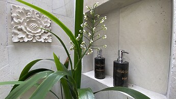 Wide Sands Beach Retreat