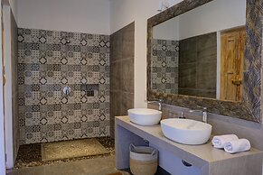 Wide Sands Beach Retreat