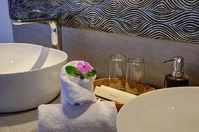 Wide Sands Beach Retreat