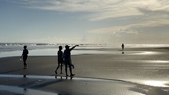 Wide Sands Beach Retreat
