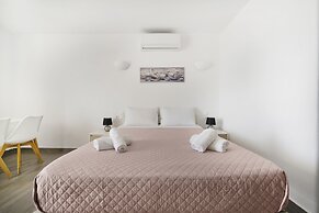 Oniropetra Apartaments