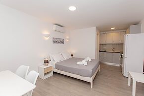 Oniropetra Apartaments