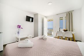 Oniropetra Apartaments