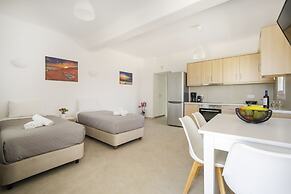 Oniropetra Apartaments