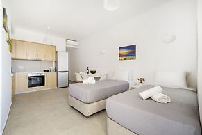 Oniropetra Apartaments