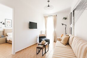 Nephiria's Boho House with Acropolis View