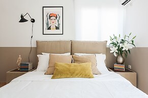 Nephiria's Boho House with Acropolis View