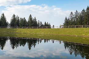 Pohorje Village Wellbeing Resort – Wellness & Spa Hotel Bolfenk