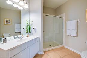 Gorgeous Vista Cay Condo, Next to Resort Clubhouse