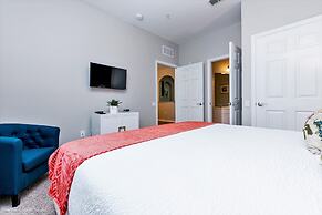 Gorgeous Vista Cay Condo, Next to Resort Clubhouse