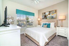 Stunning Lakeview Townhome w/ Private Pool!