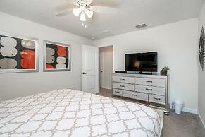 Stunning Lakeview Townhome w/ Private Pool!