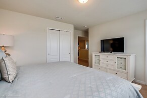 Villa w/ Private Pool & Free Resort Access!