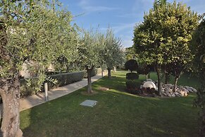 Apartment Berengario With Pool