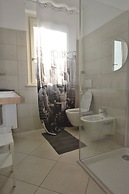 Apartment Berengario With Pool