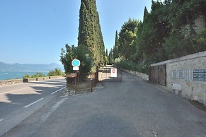 Leonardo Walsh Apartment With Lake View