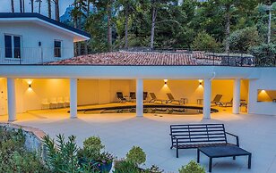 Villa Abetaia With Pool And Lake View