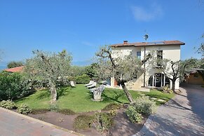 Villa Lisi With Pool