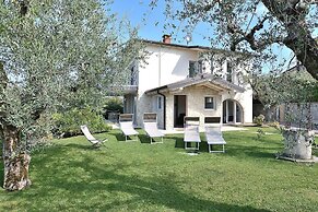 Villa Lisi With Pool