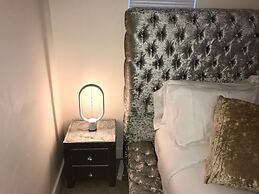 Igloo CityCroft Luxury Townhouse