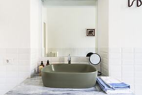 Macchi Master Guest apartment