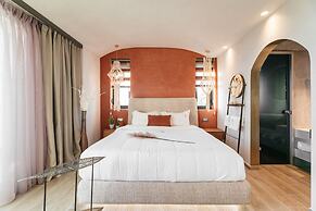 Cocooning Suites by Blue Carpet