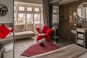 Iniala Harbour House