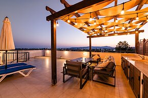 Private Roof Top Terrace Overlooking Pool in Pyla