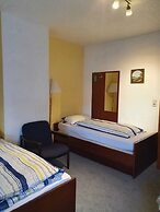 Hotel - Pension - Weller