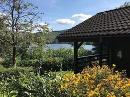 Cosy Modern Nordic Lodge w/ Loch View & Log Burner